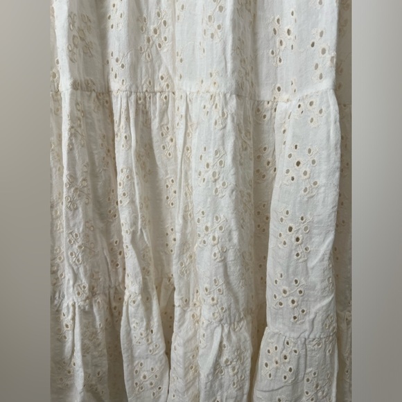 White ruffle dress - Picture 4 of 8